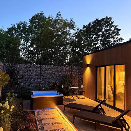 Glamping Pod Hazmburkem