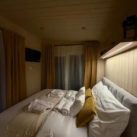 Glamping Pod Hazmburkem * Libochovice